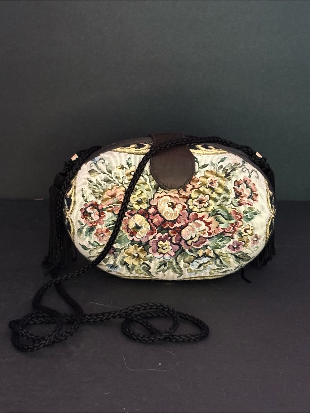 La Regale Vintage Floral Tapestry Oval Tassel Accents Handbag Cottage Core